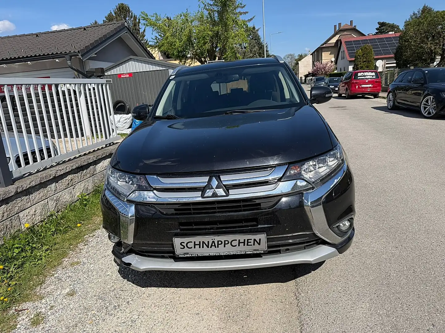 Mitsubishi Outlander 2,2 DI-D AS&G Intense*7-Sitze* Schwarz - 2