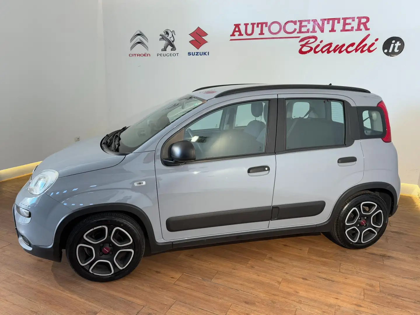 Fiat Panda 1.0 firefly hybrid City Life s&s 70cv Grijs - 1