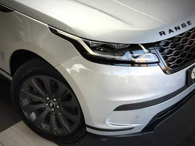 Land Rover Range Rover Velar view 5