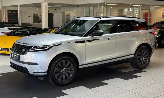 Land Rover Range Rover Velar view 2
