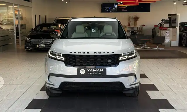 Land Rover Range Rover Velar view 3