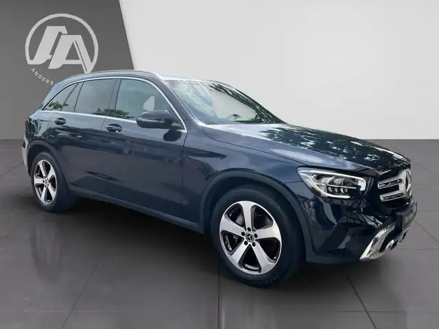 Mercedes-Benz GLC view 5