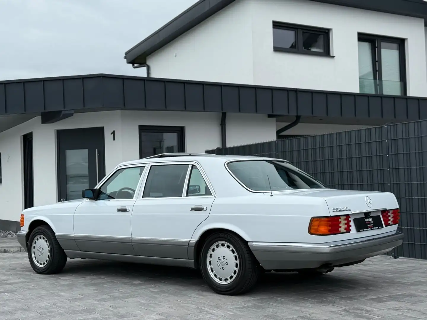 Mercedes-Benz 560 SEL /SHZ/MEMORY/SCHIEBEDACH/STANDHEIZUNG Білий - 2