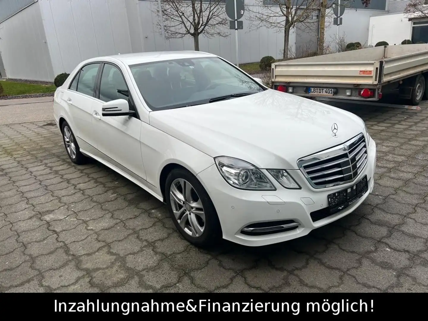 Mercedes-Benz E 350 4-Matic AVANTGARDE AUTOM. WEISS *TÜV NEU* Weiß - 2