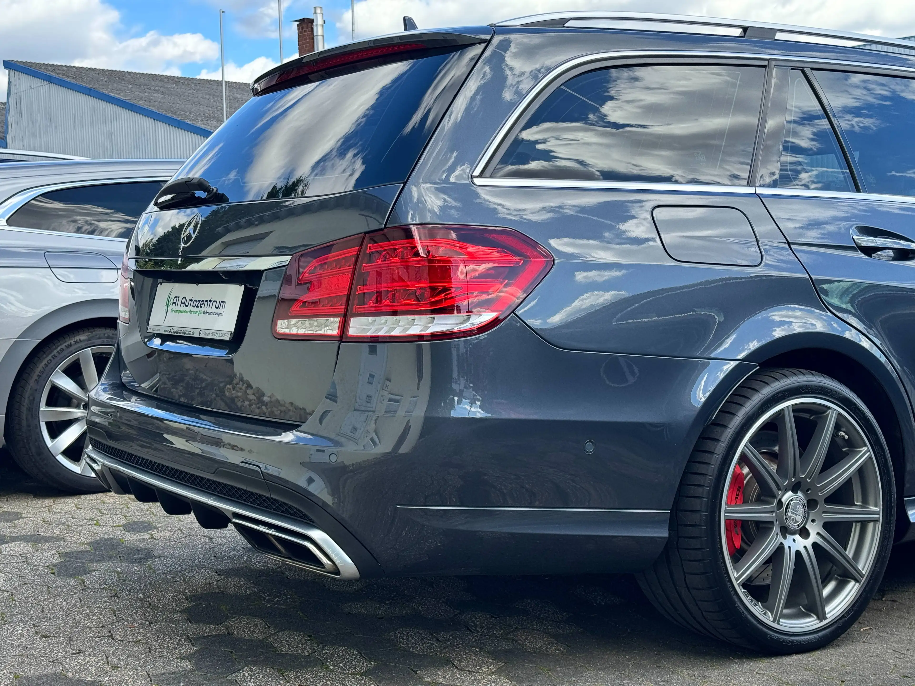 Mercedes-Benz E 63 AMG E 63 S AMG 5.5L Bi-Turbo 4Matic Harman Kardon Panorama LED SHZ+Belüftung 360° Kam — photo 8