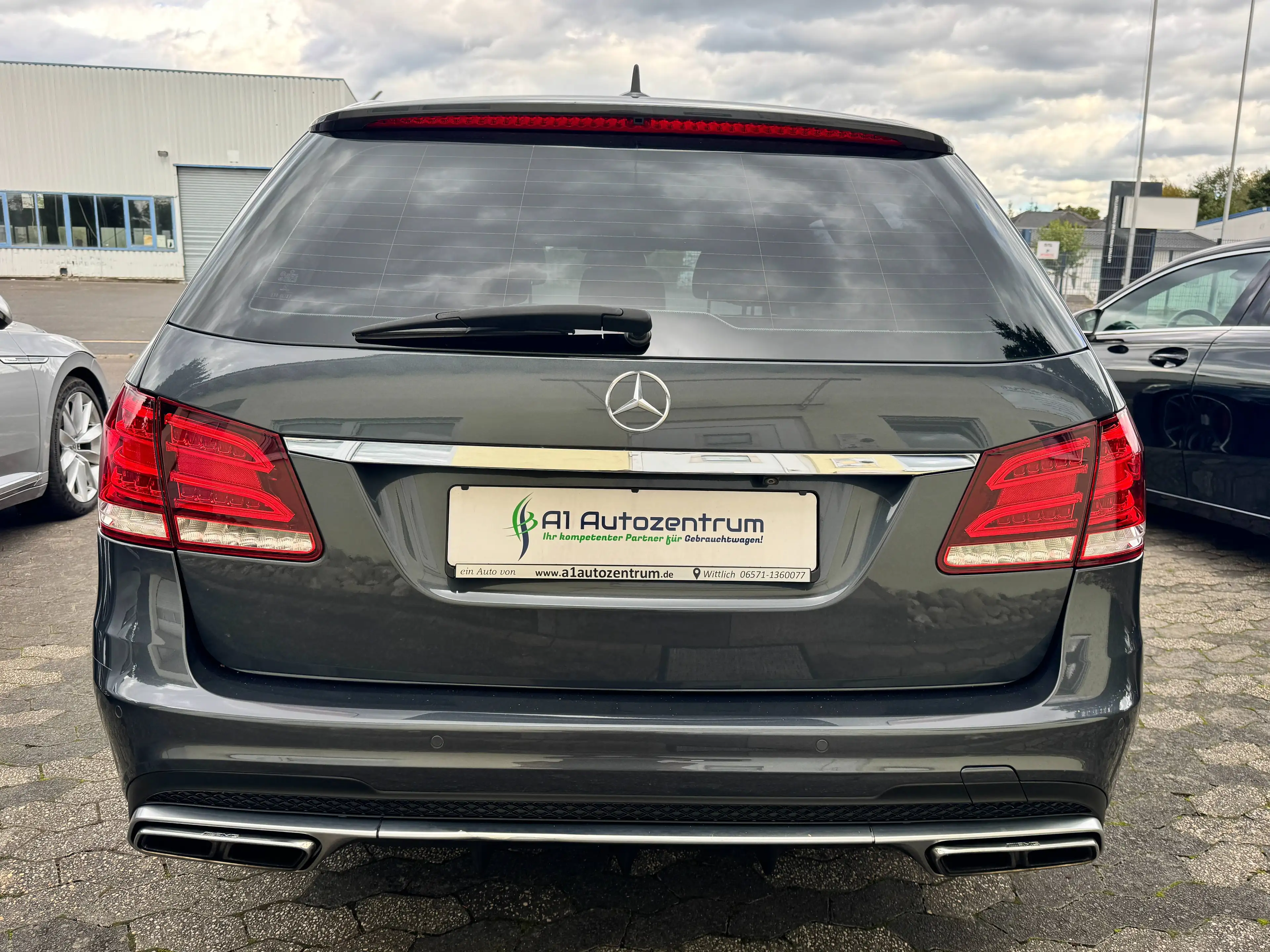 Mercedes-Benz E 63 AMG E 63 S AMG 5.5L Bi-Turbo 4Matic Harman Kardon Panorama LED SHZ+Belüftung 360° Kam — photo 5