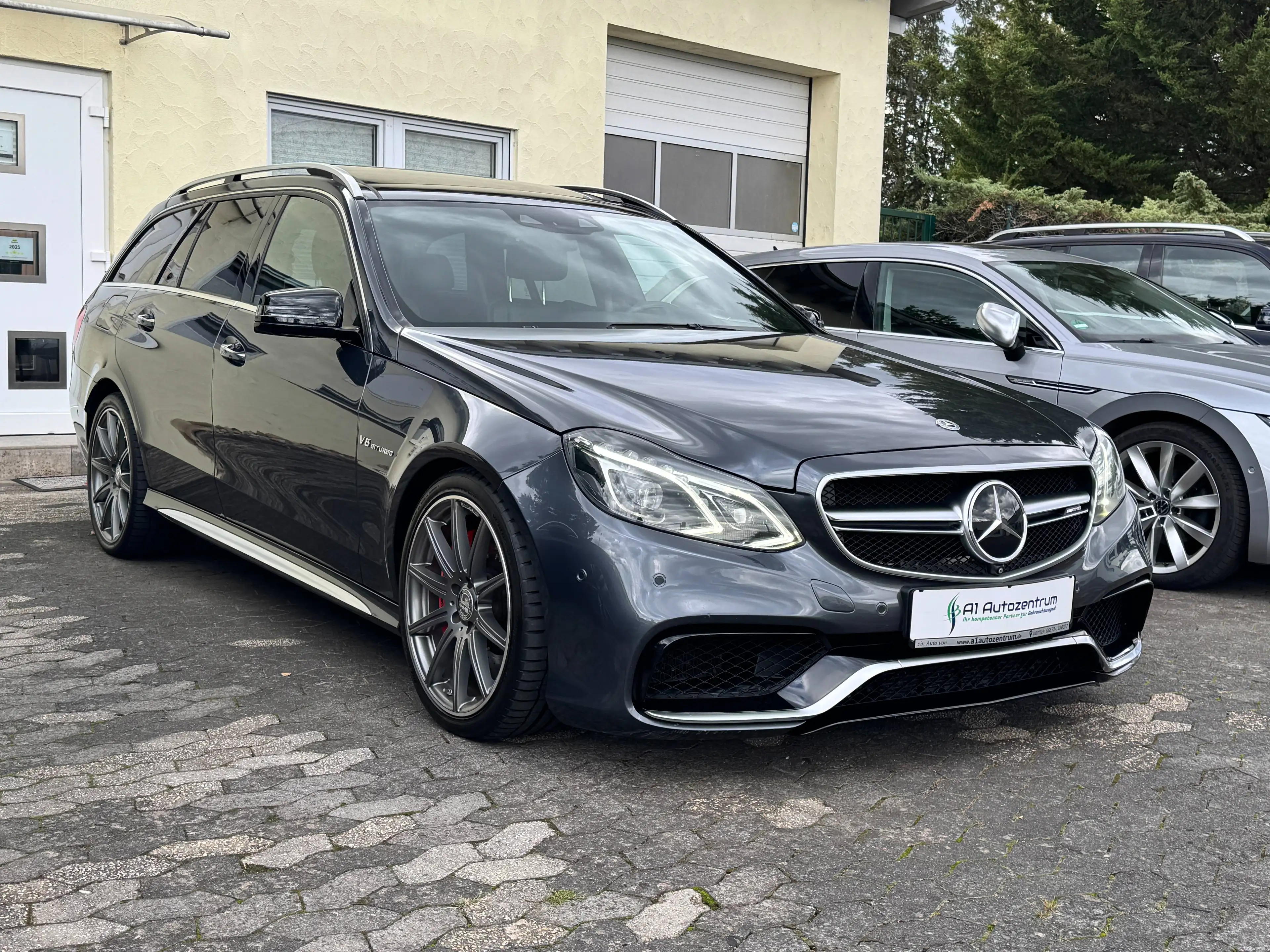 Mercedes-Benz E 63 AMG E 63 S AMG 5.5L Bi-Turbo 4Matic Harman Kardon Panorama LED SHZ+Belüftung 360° Kam — photo 3