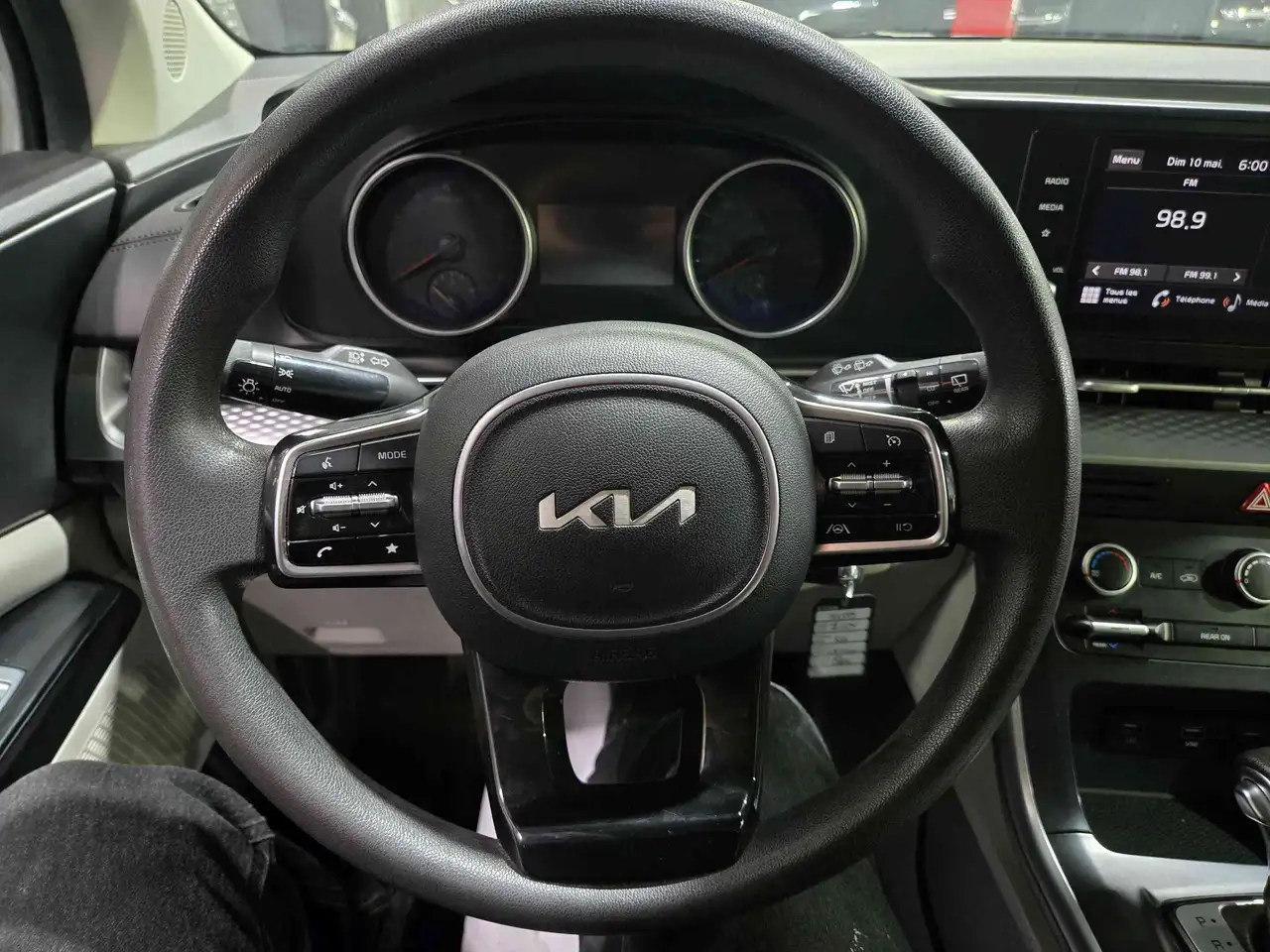 Kia Carnival снимка Kia Carnival