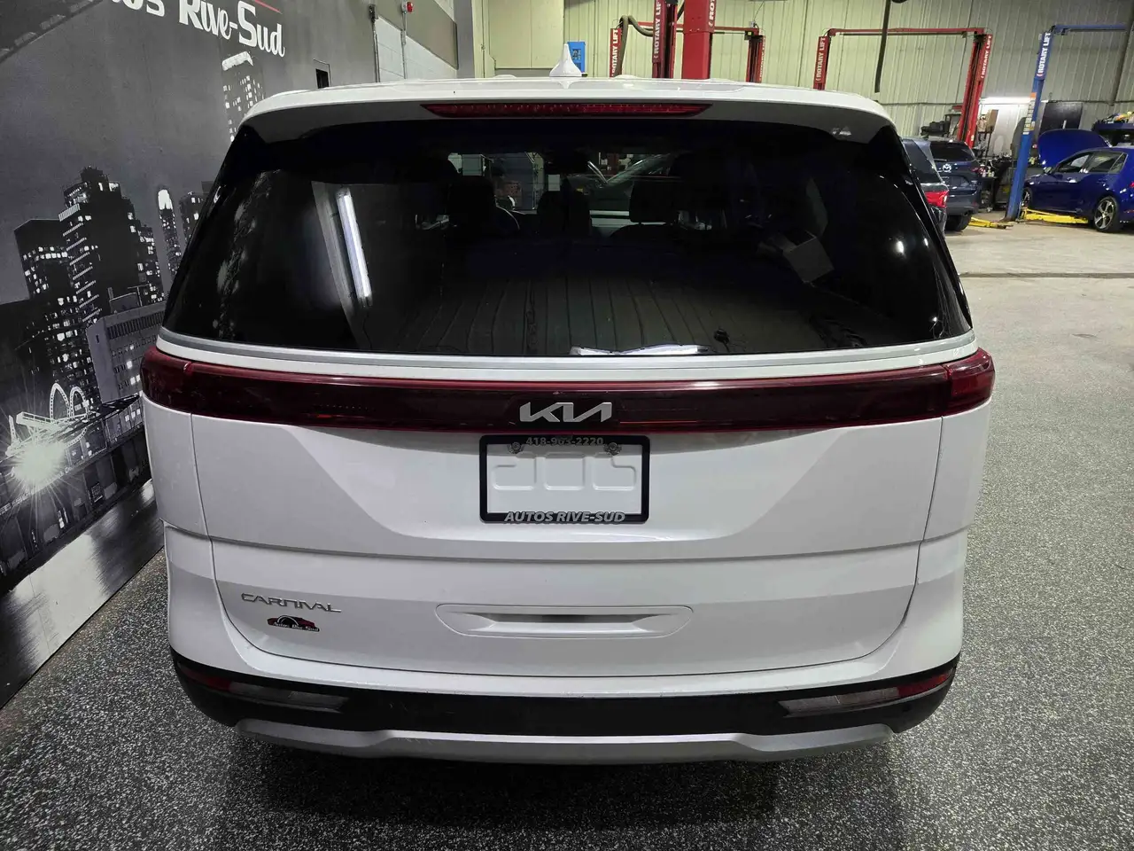 Kia Carnival снимка Kia Carnival