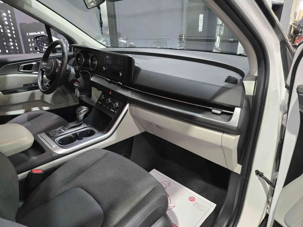 Kia Carnival снимка Kia Carnival