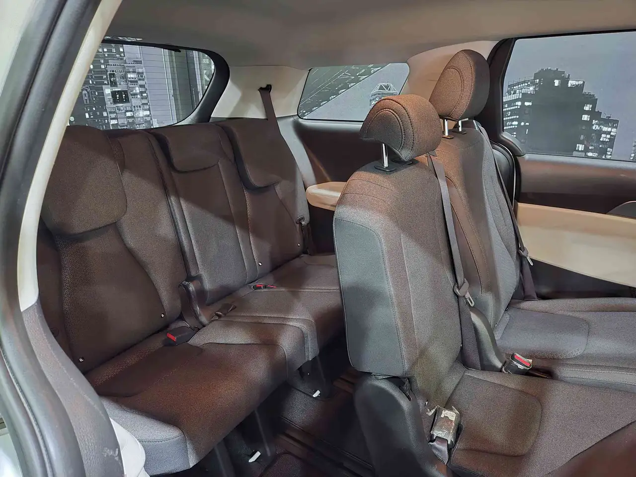 Kia Carnival снимка Kia Carnival