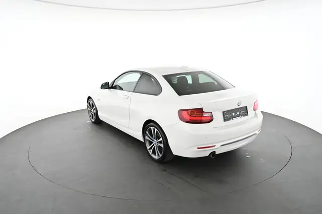 BMW 2 Series view 9