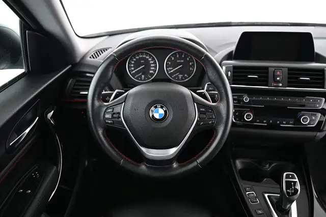 BMW 2 Series view 18