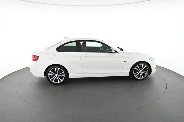 BMW 2 Series view 6
