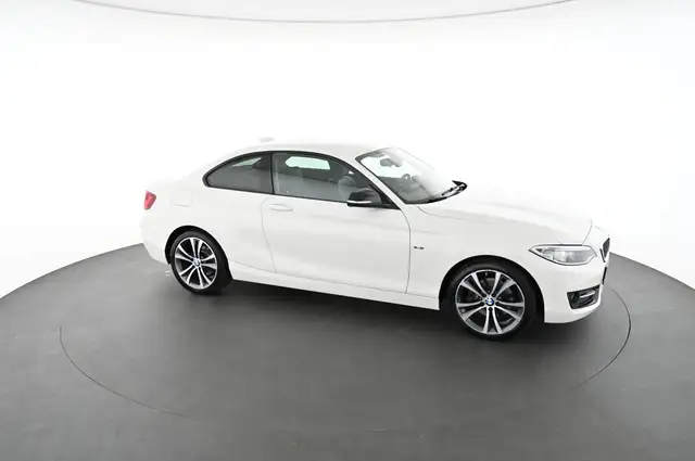 BMW 2 Series view 8