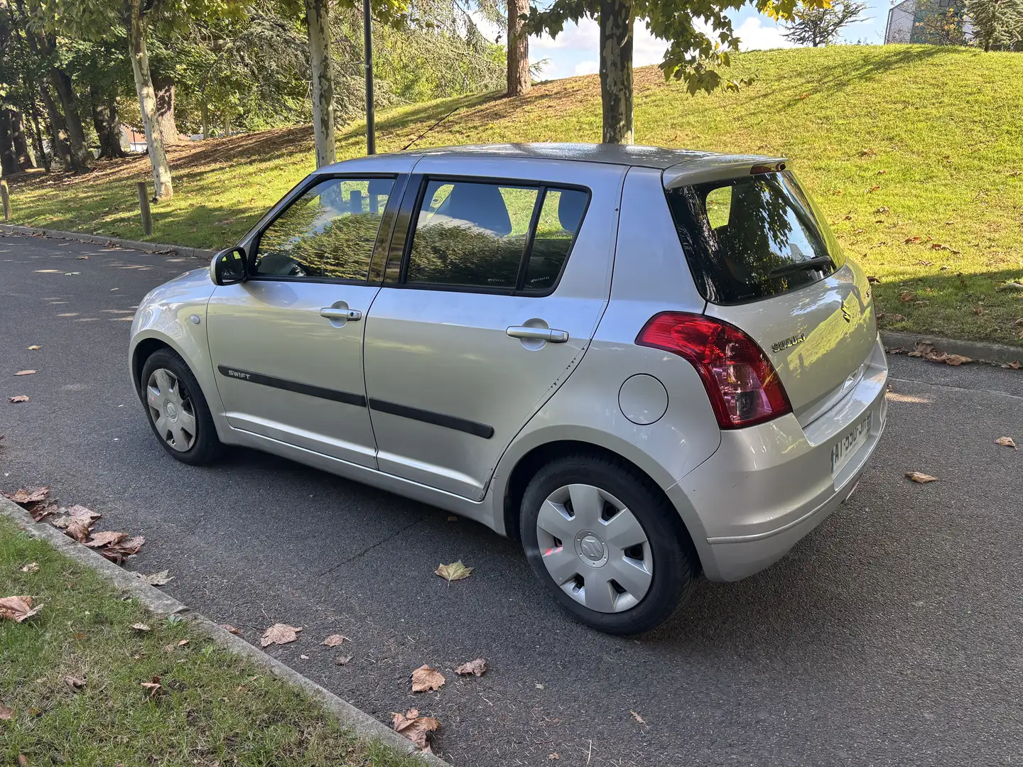 Suzuki Swift 1.3 GL - 2