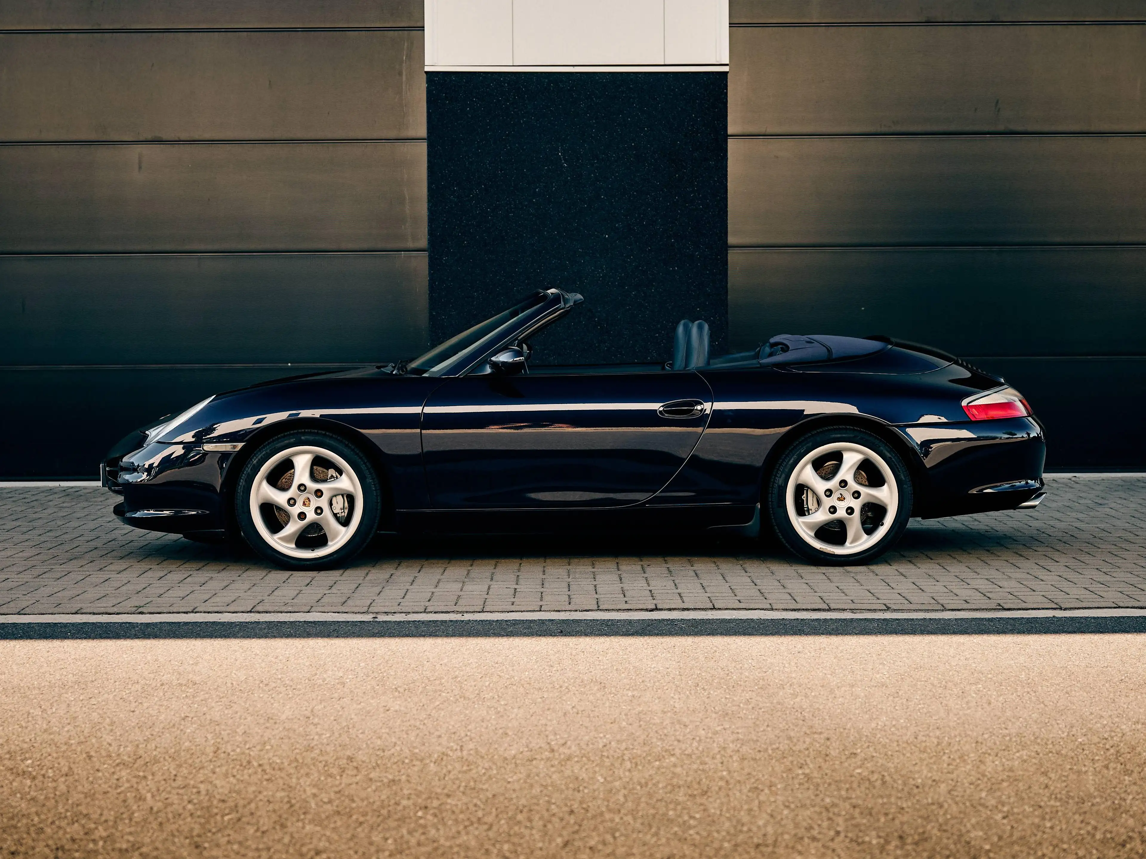 Porsche 996 Carrera 4 cabrio tiptronic volleder/PCM/18"/exclusive opties leder — photo 6