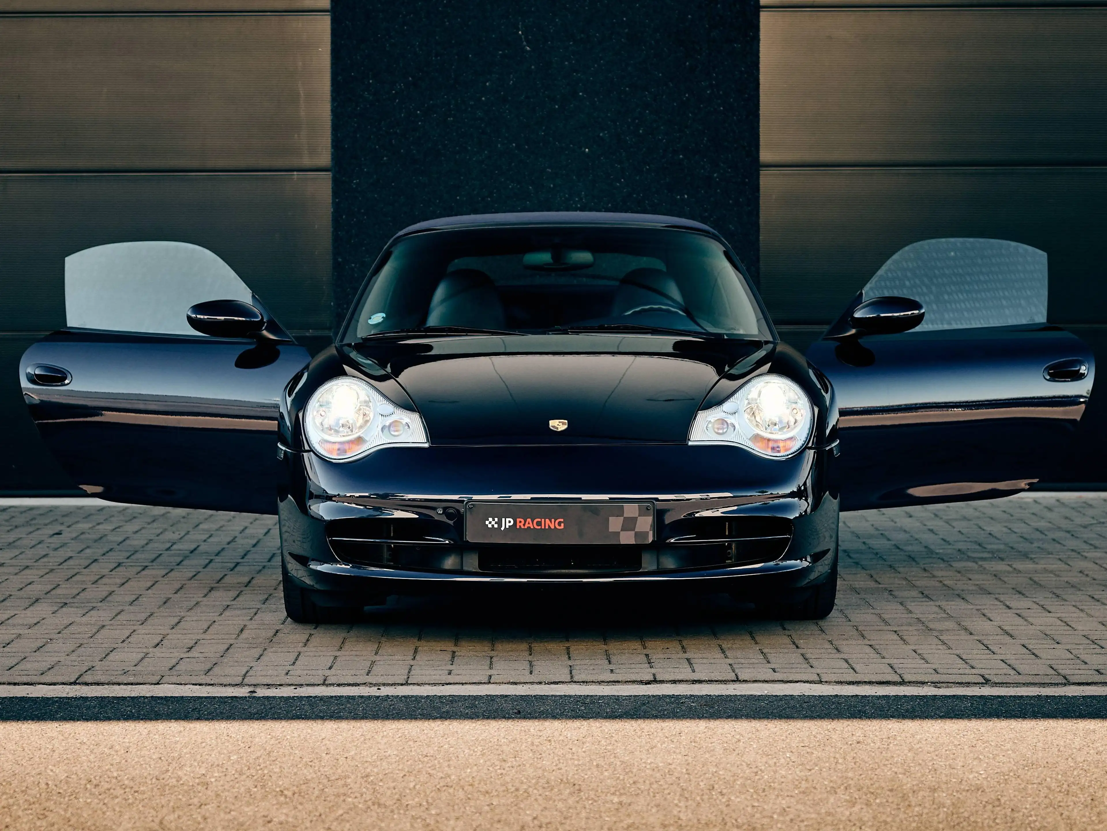 Porsche 996 Carrera 4 cabrio tiptronic volleder/PCM/18"/exclusive opties leder — photo 4