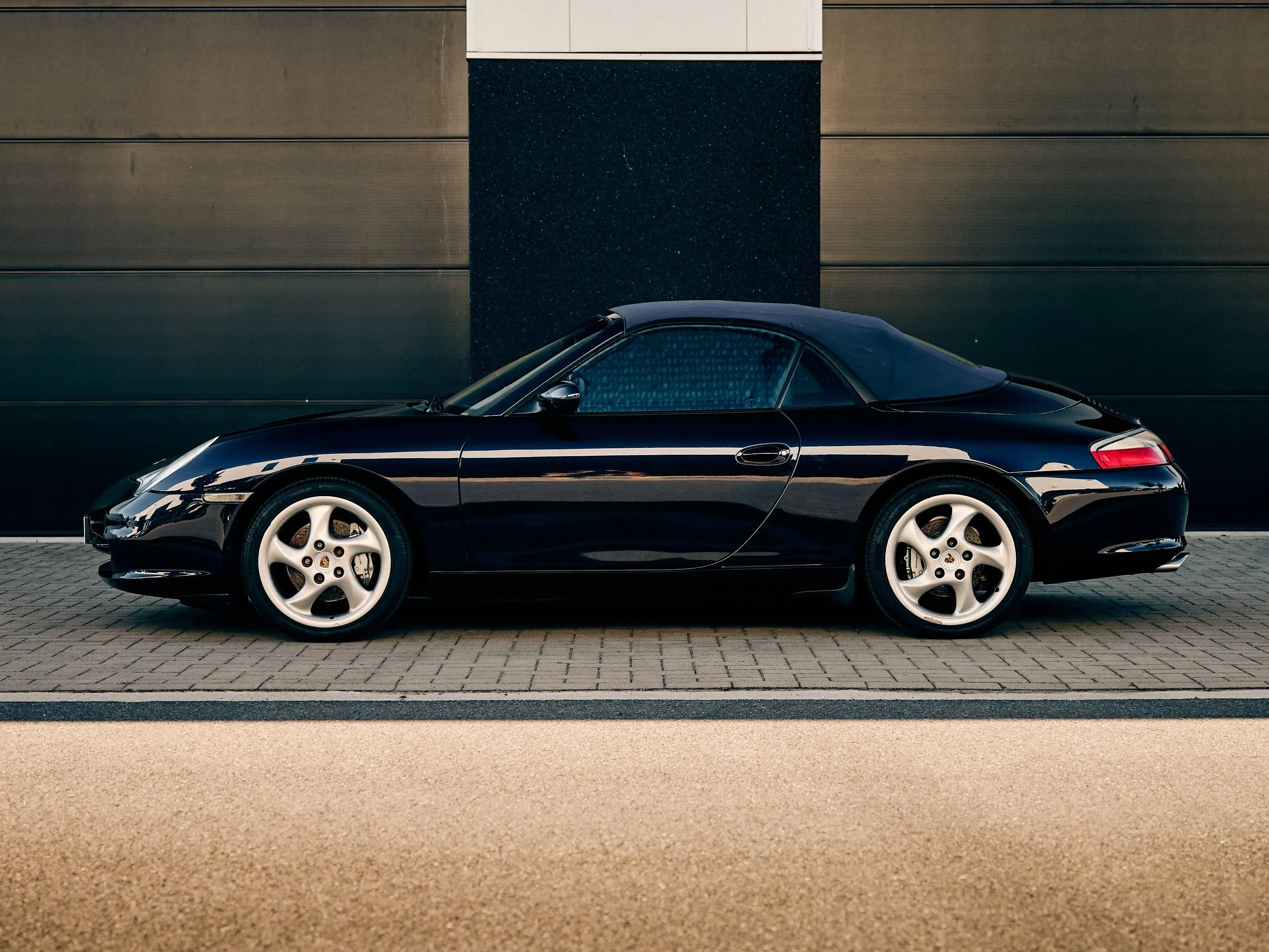 Porsche 996 Carrera 4 cabrio tiptronic volleder/PCM/18"/exclusive opties leder — photo 5