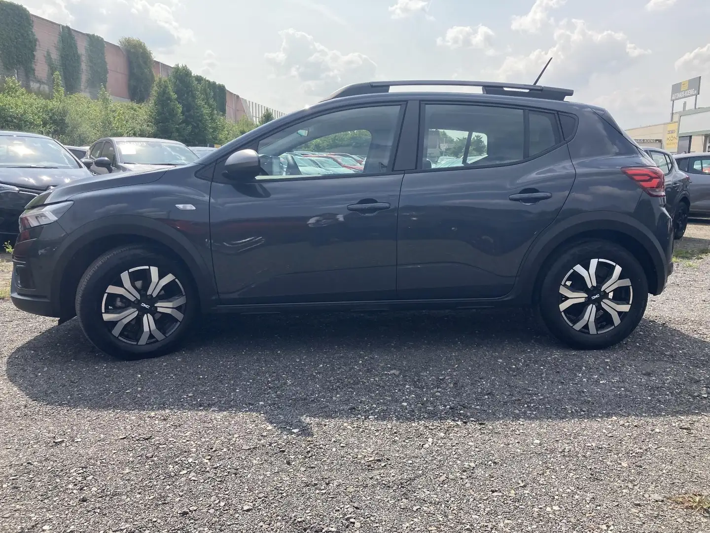 Dacia Sandero Stepway Expression+ TCe 100 ECO-G Grau - 2