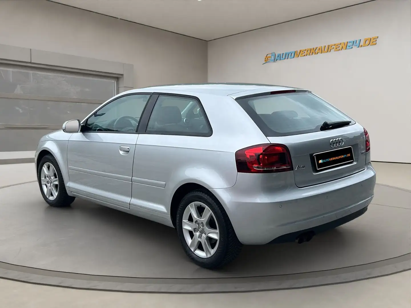 Audi A3 1.4 TFSI Attraction SHZ PDC TEMP 2.HD Silber - 2