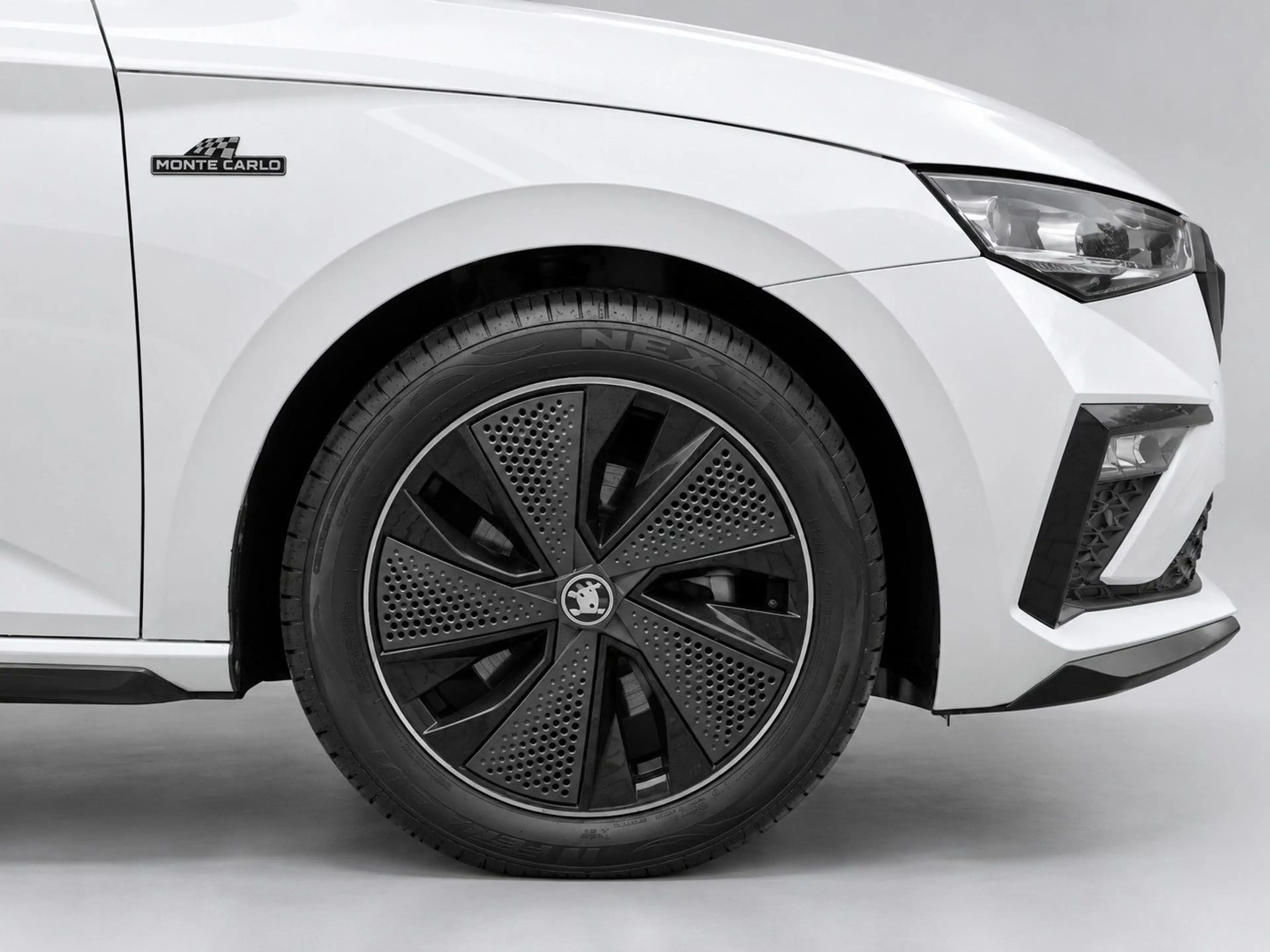Skoda Scala 116 PS DSG Monte Carlo AHKupp Navi-App LED — photo 6