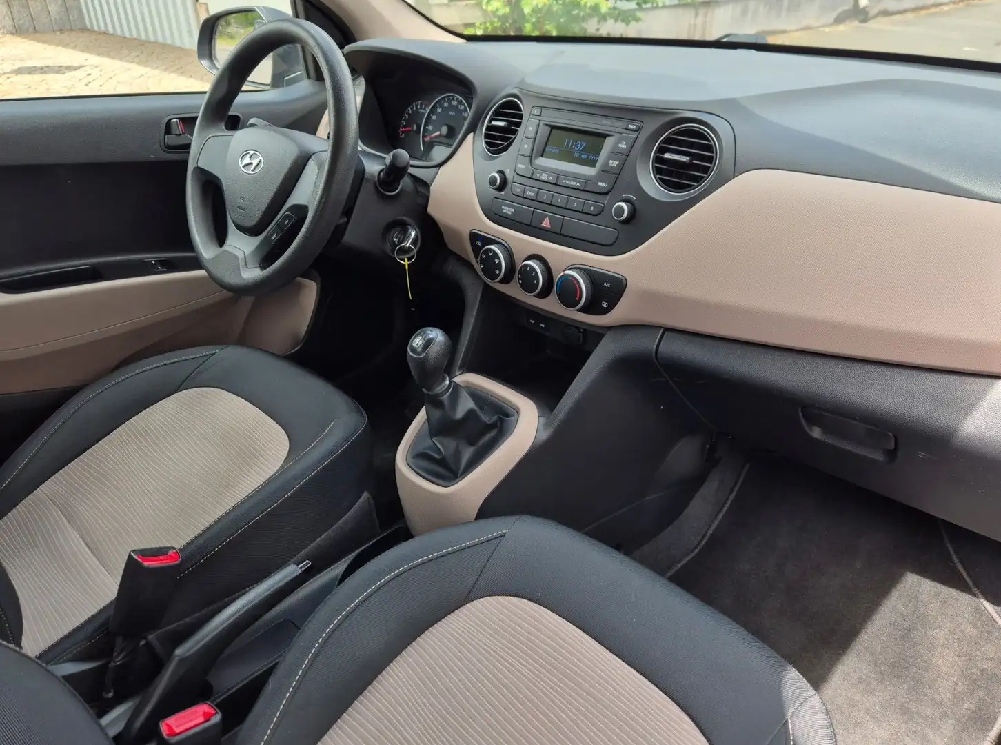 Hyundai i10 Classic Klima Schwarz - 2