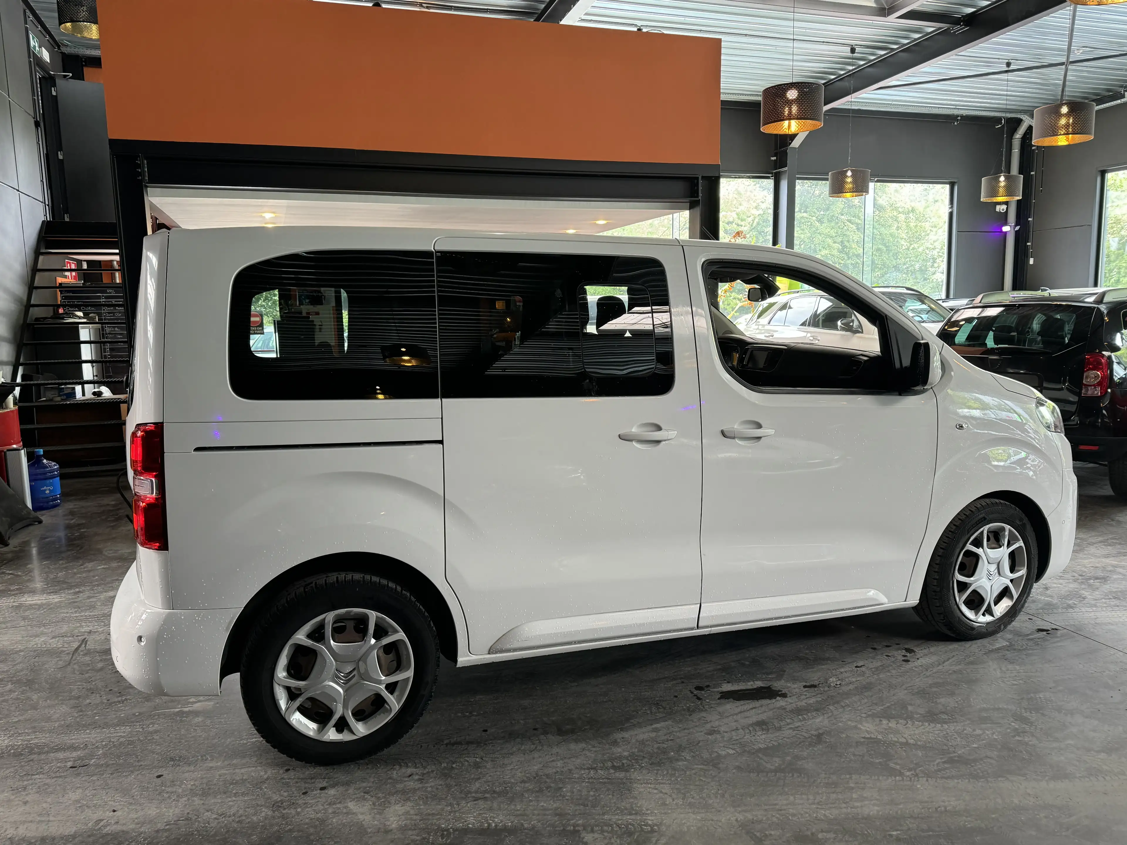 Citroen Spacetourer 1.5(d)- 6 PLACES ! A/C - MEDIA/TEL - CAMERA - LIM/REG — photo 9