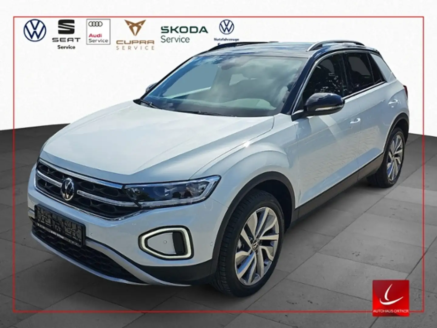 Volkswagen T-Roc MOVE 1,5 TSI DSG BEATS AHK STHZG KAMERA NAVI LED Wit - 1