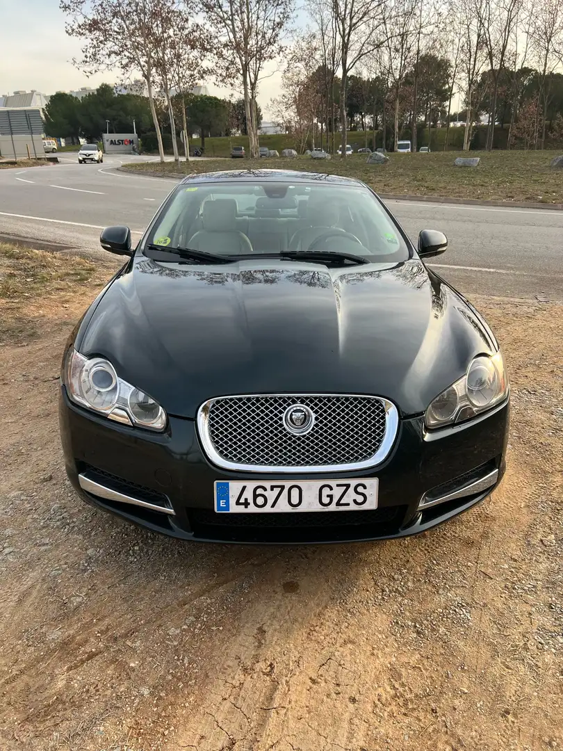 Jaguar XF 3.0 V6 Diesel Premium Luxury Zelená - 2