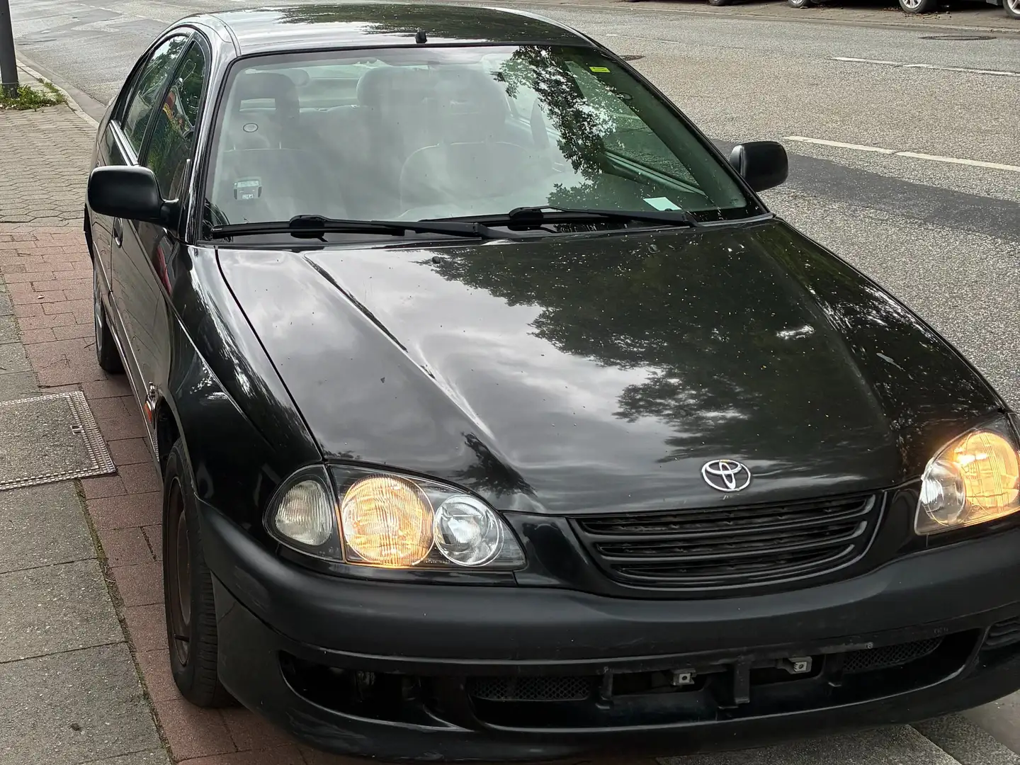 Toyota Avensis Toyota Avensis 1,8 Liter Automatic Schwarz - 2