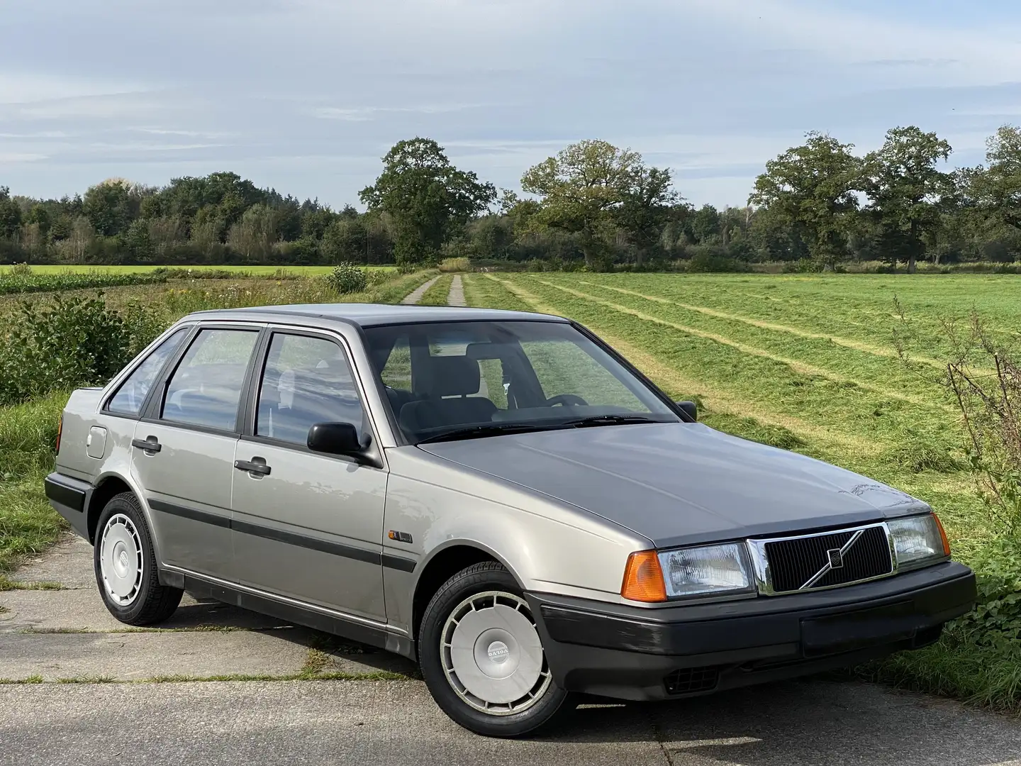 Volvo 440 1.7i GL  automaat  in concour staat Grigio - 1