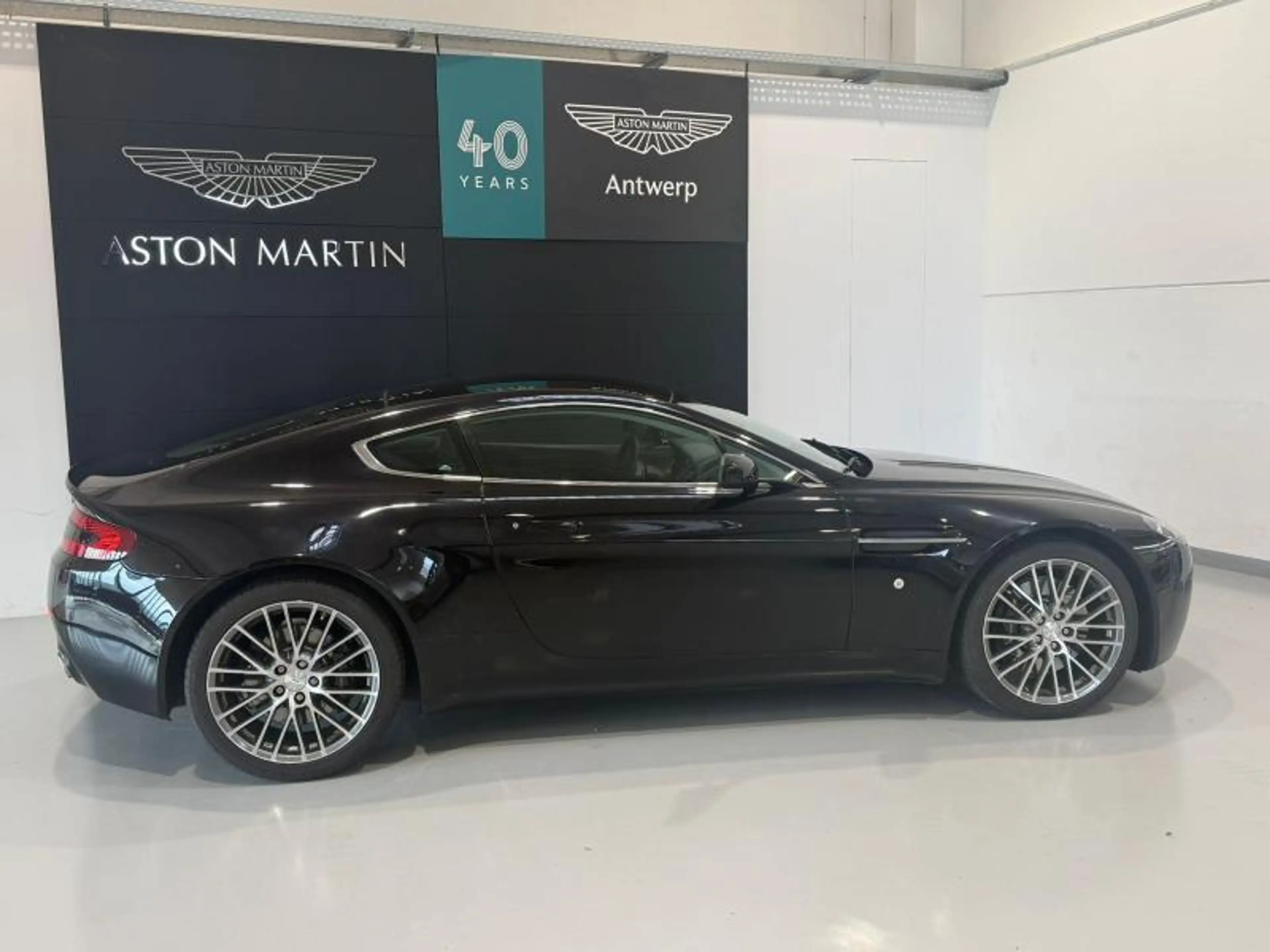 Aston Martin V8 4.7l Sportshift — photo 3