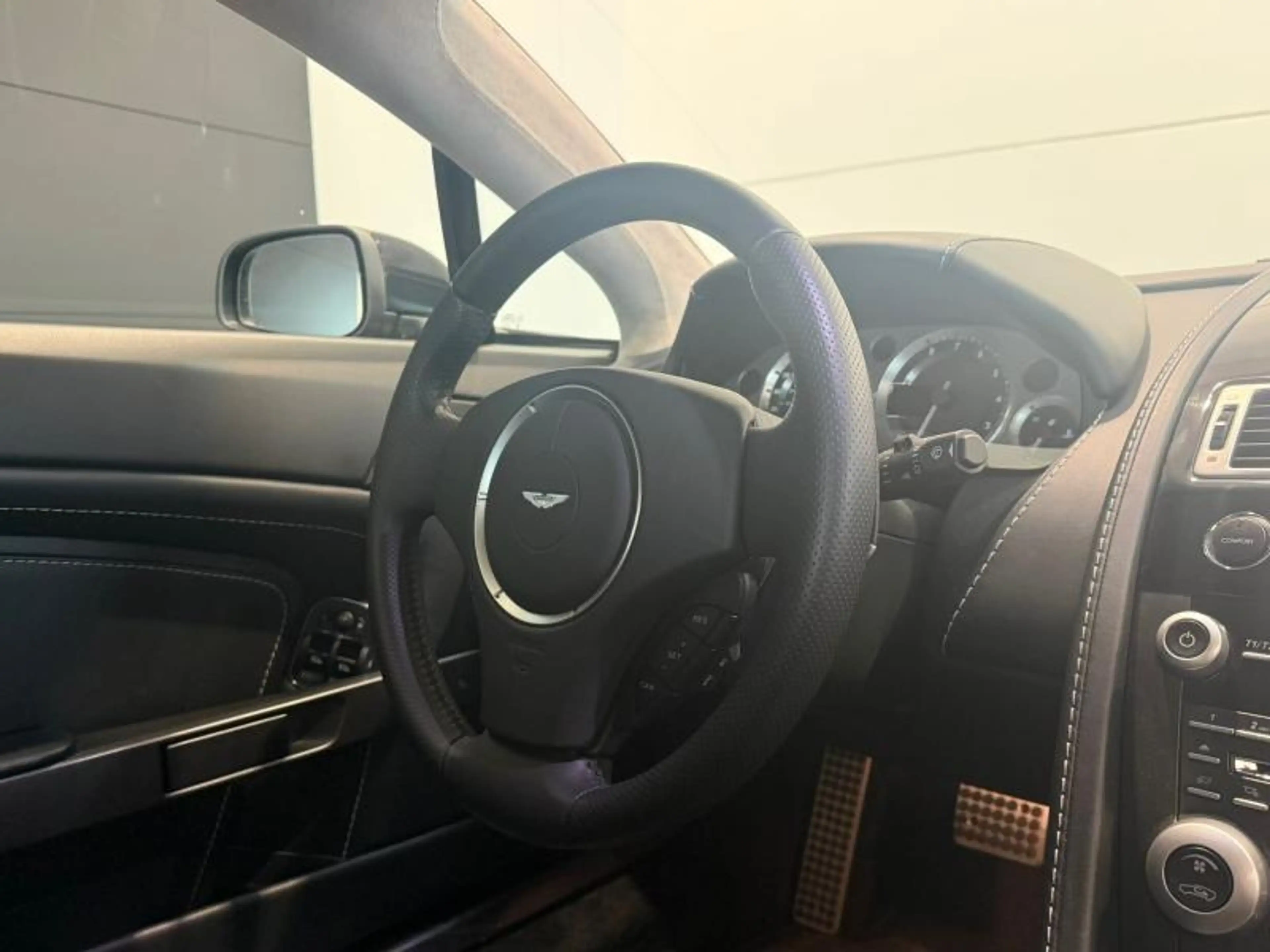 Aston Martin V8 4.7l Sportshift — photo 13