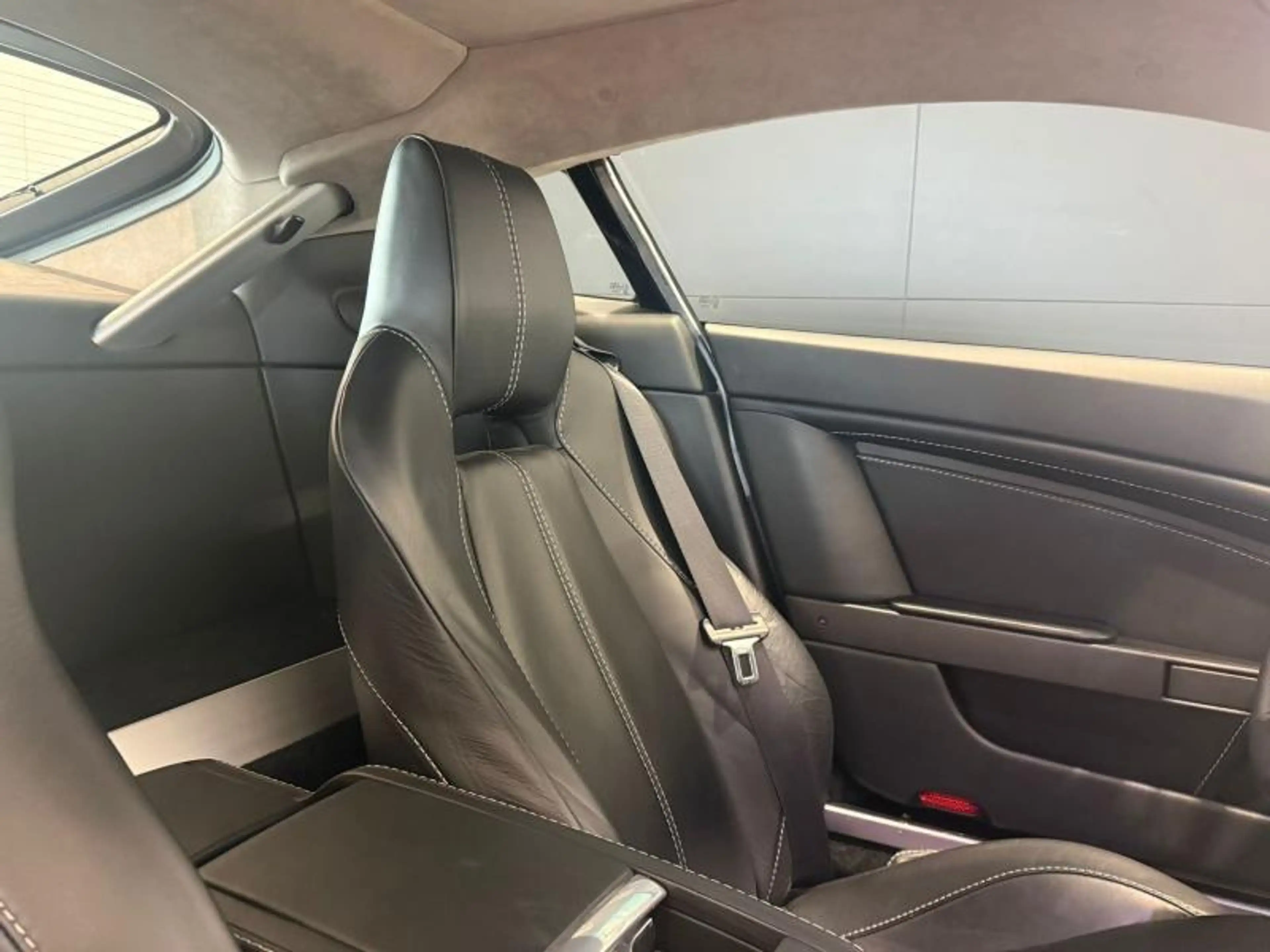 Aston Martin V8 4.7l Sportshift — photo 15