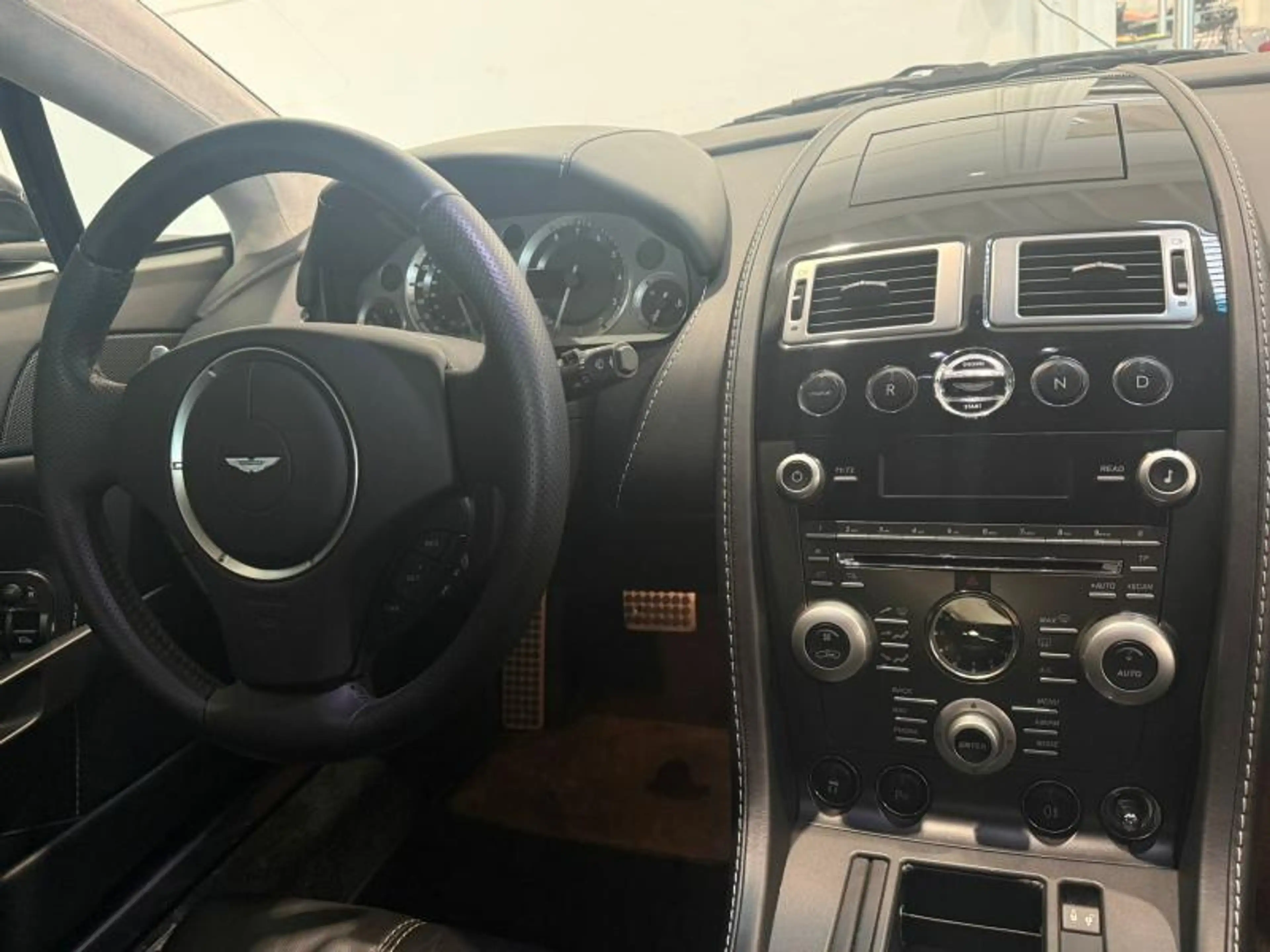 Aston Martin V8 4.7l Sportshift — photo 12