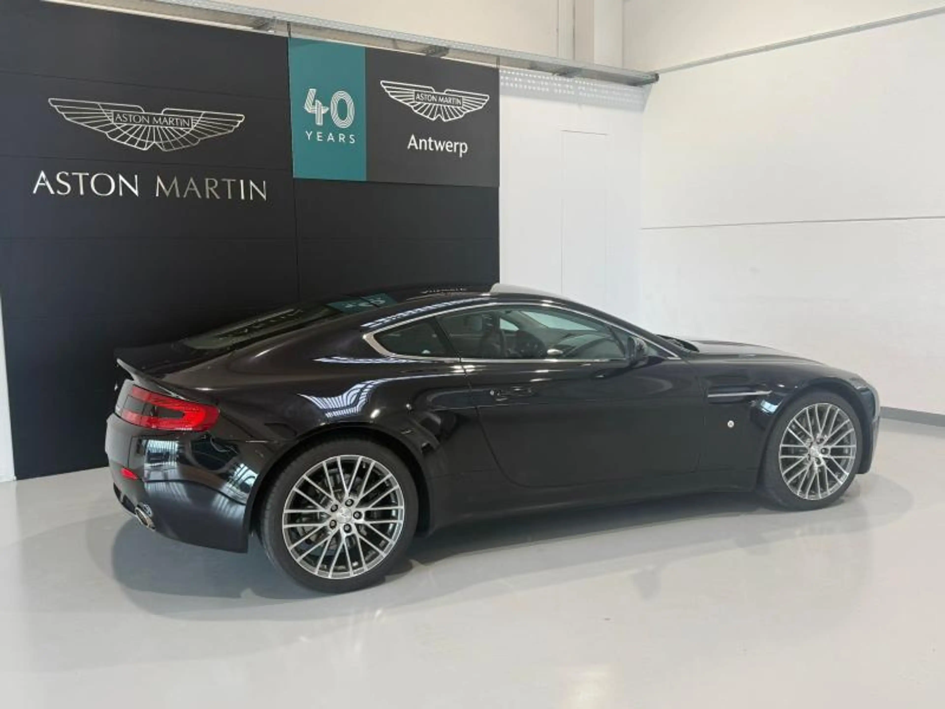 Aston Martin V8 4.7l Sportshift — photo 10