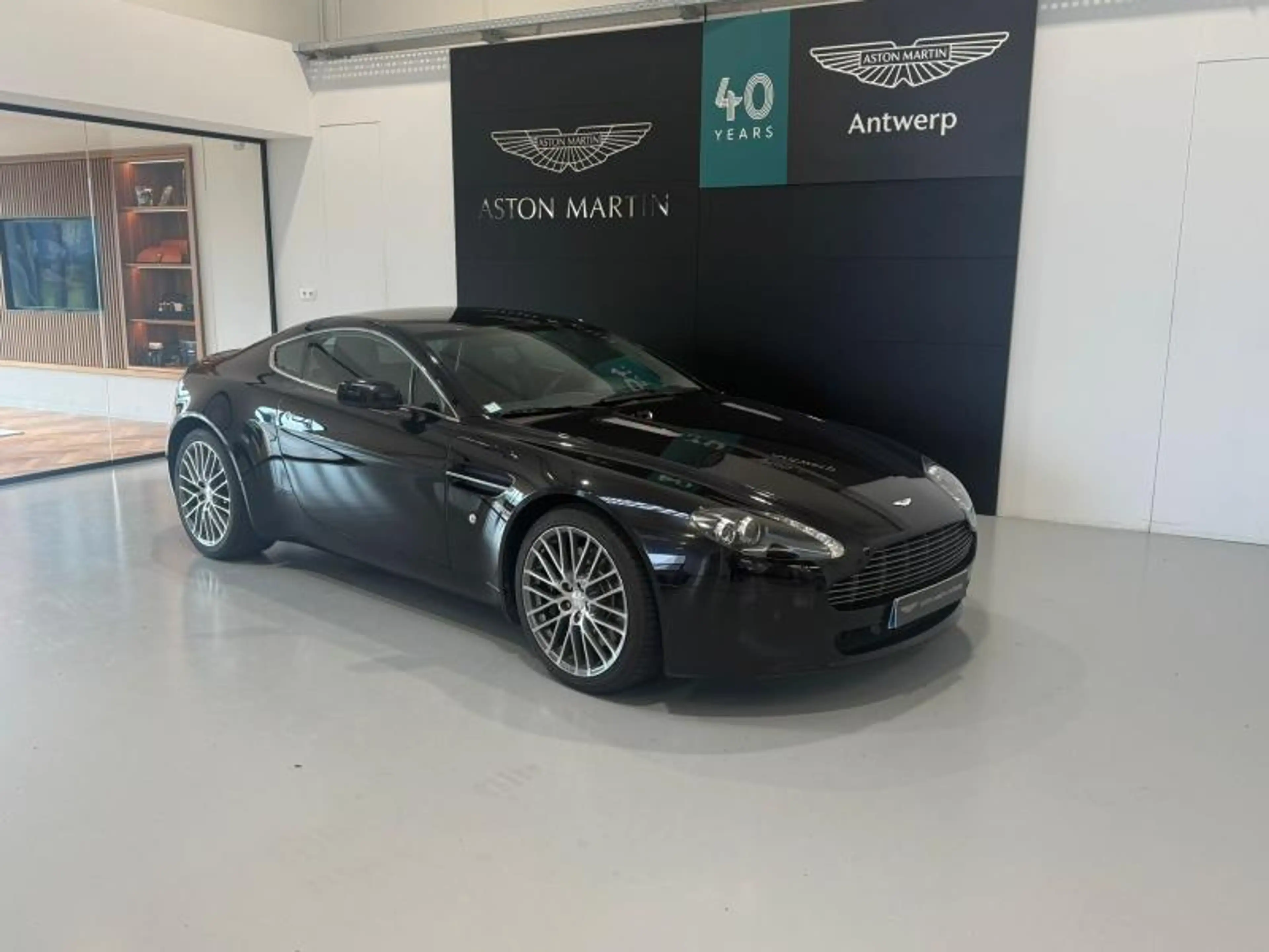 Aston Martin V8 4.7l Sportshift — photo 8
