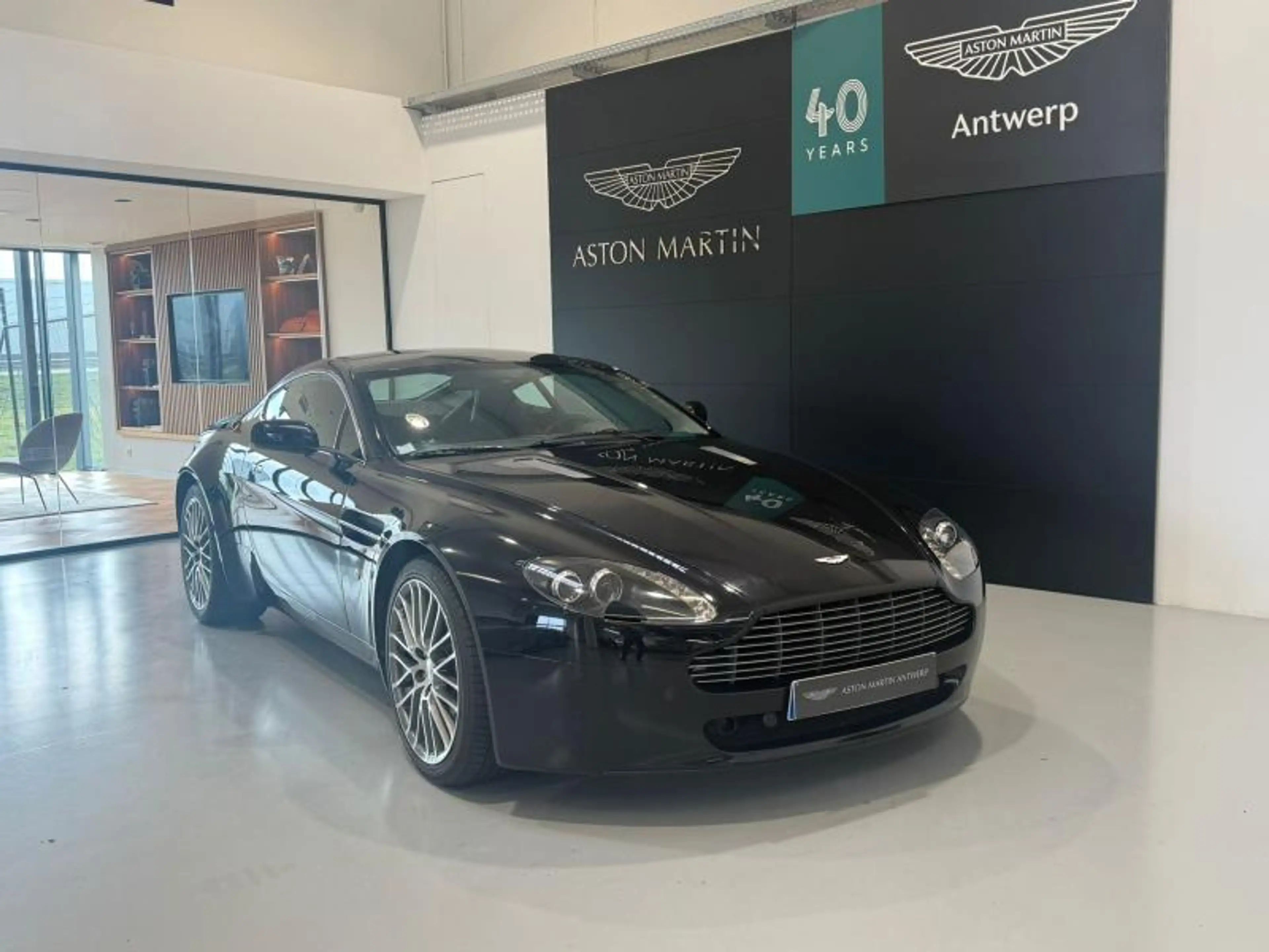 Aston Martin V8 4.7l Sportshift — photo 2