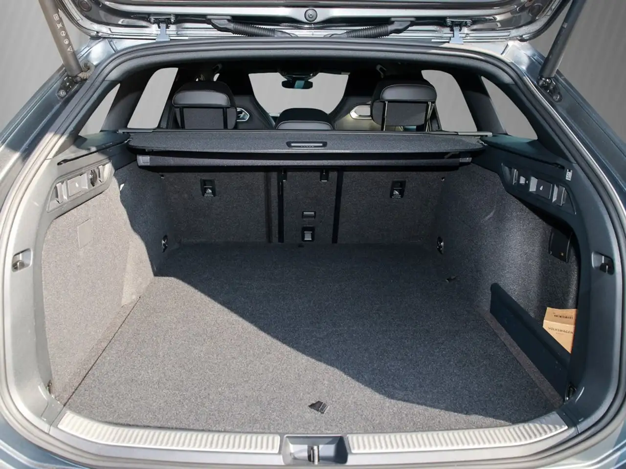 Volkswagen Passat Variant 1.5 TSI eHybrid DSG R-Line WWV 7