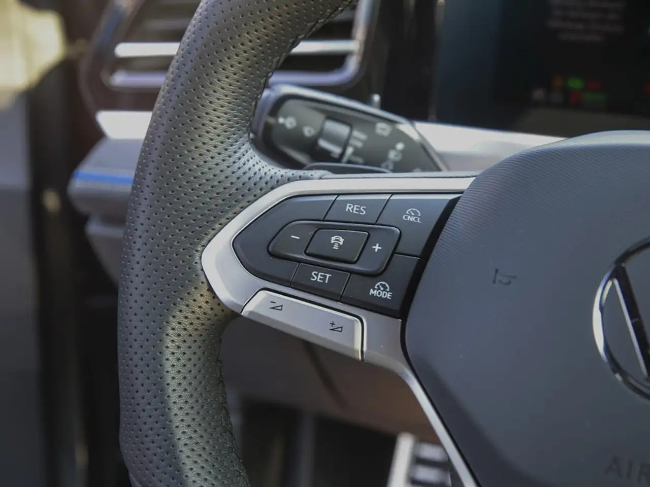 Volkswagen Passat Variant 1.5 TSI eHybrid DSG R-Line WWV 19