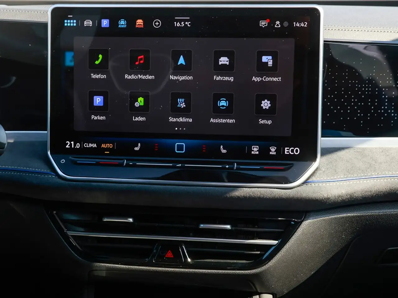 Volkswagen Passat Variant 1.5 TSI eHybrid DSG R-Line WWV 14