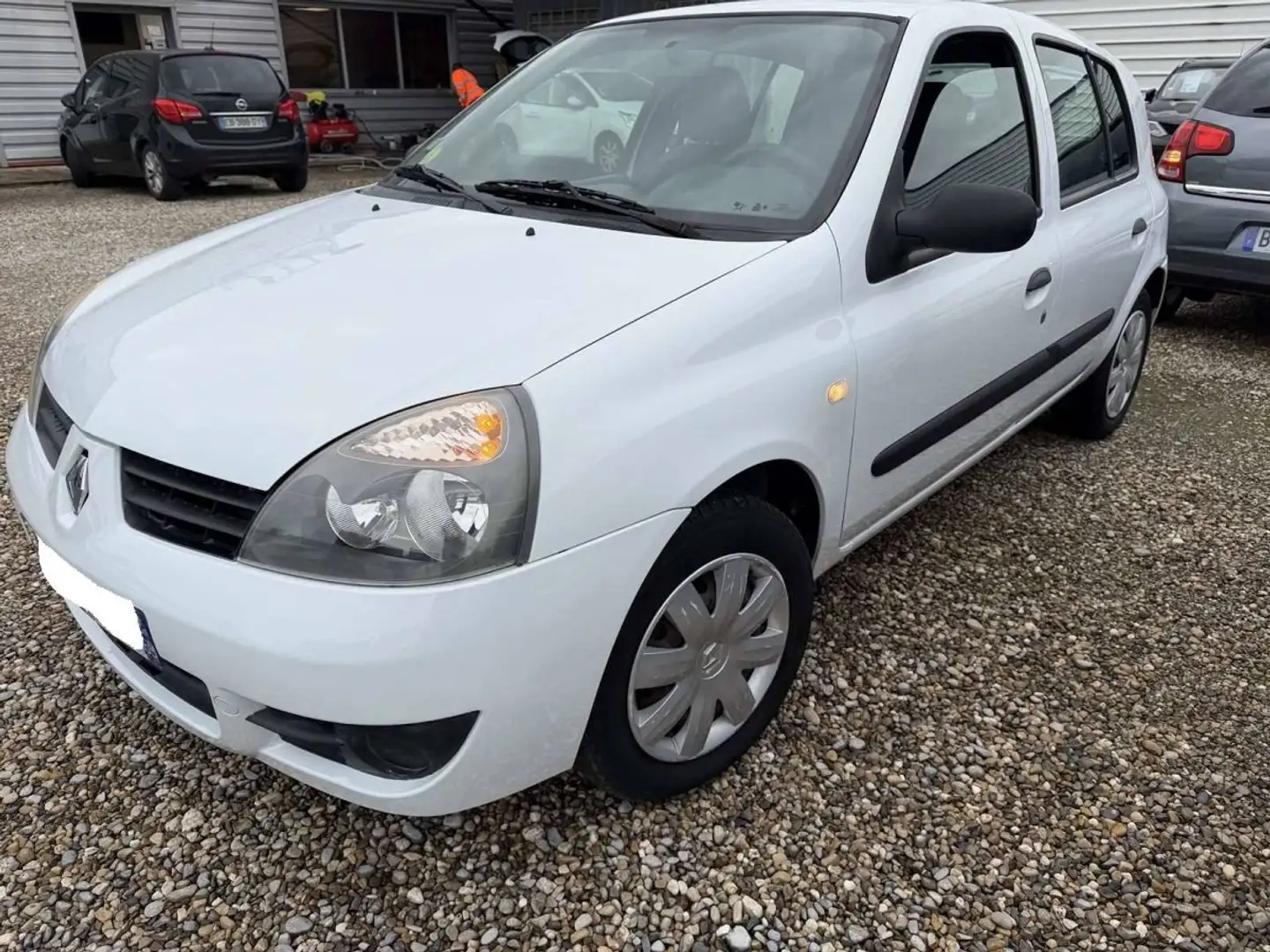 Renault Clio II 1.2 16v Campus Authentique 5p Weiß - 1