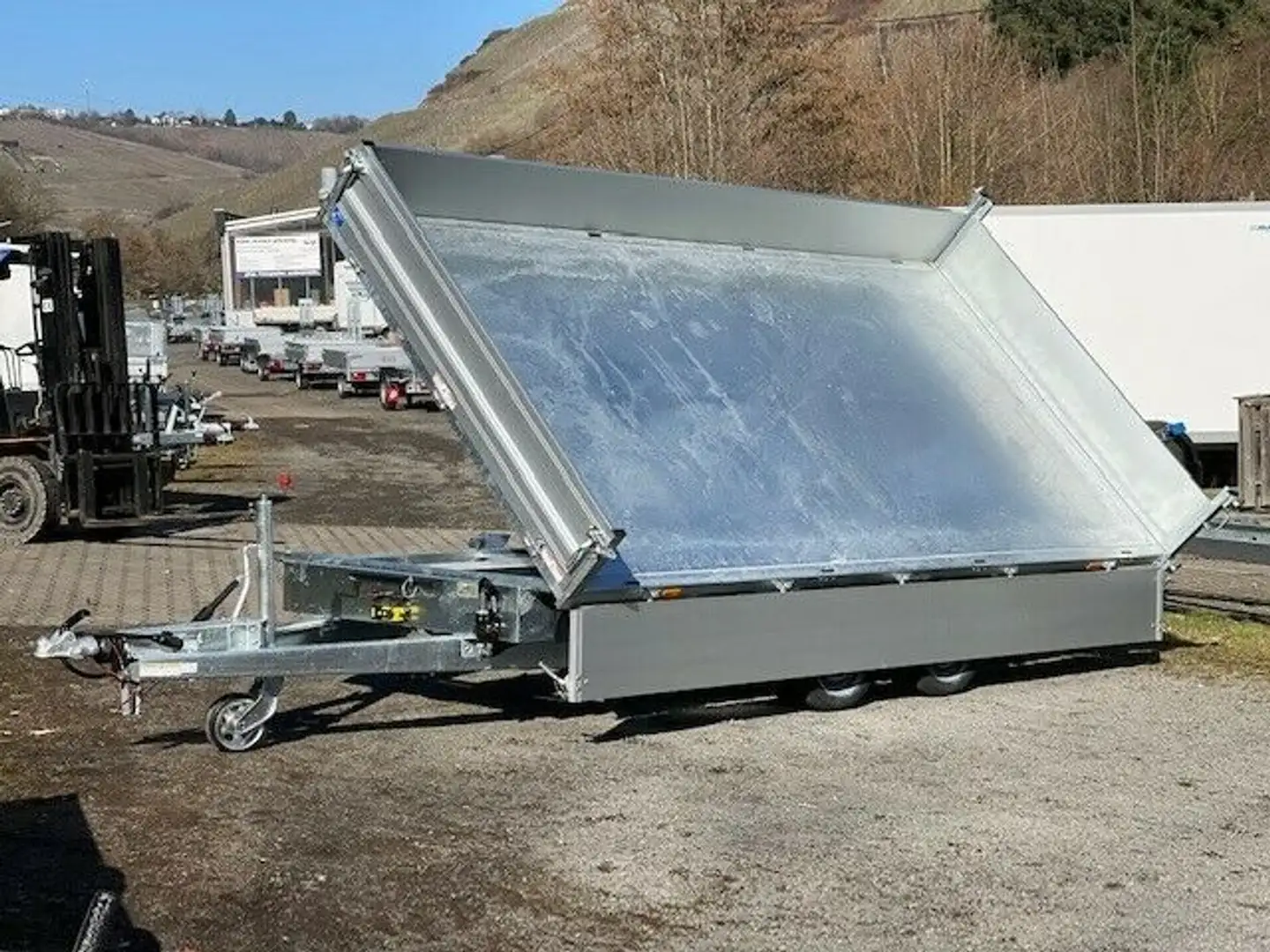 Humbaur HTK 3500.41 - 410x210x35cm - elektrisch kippbar - 1