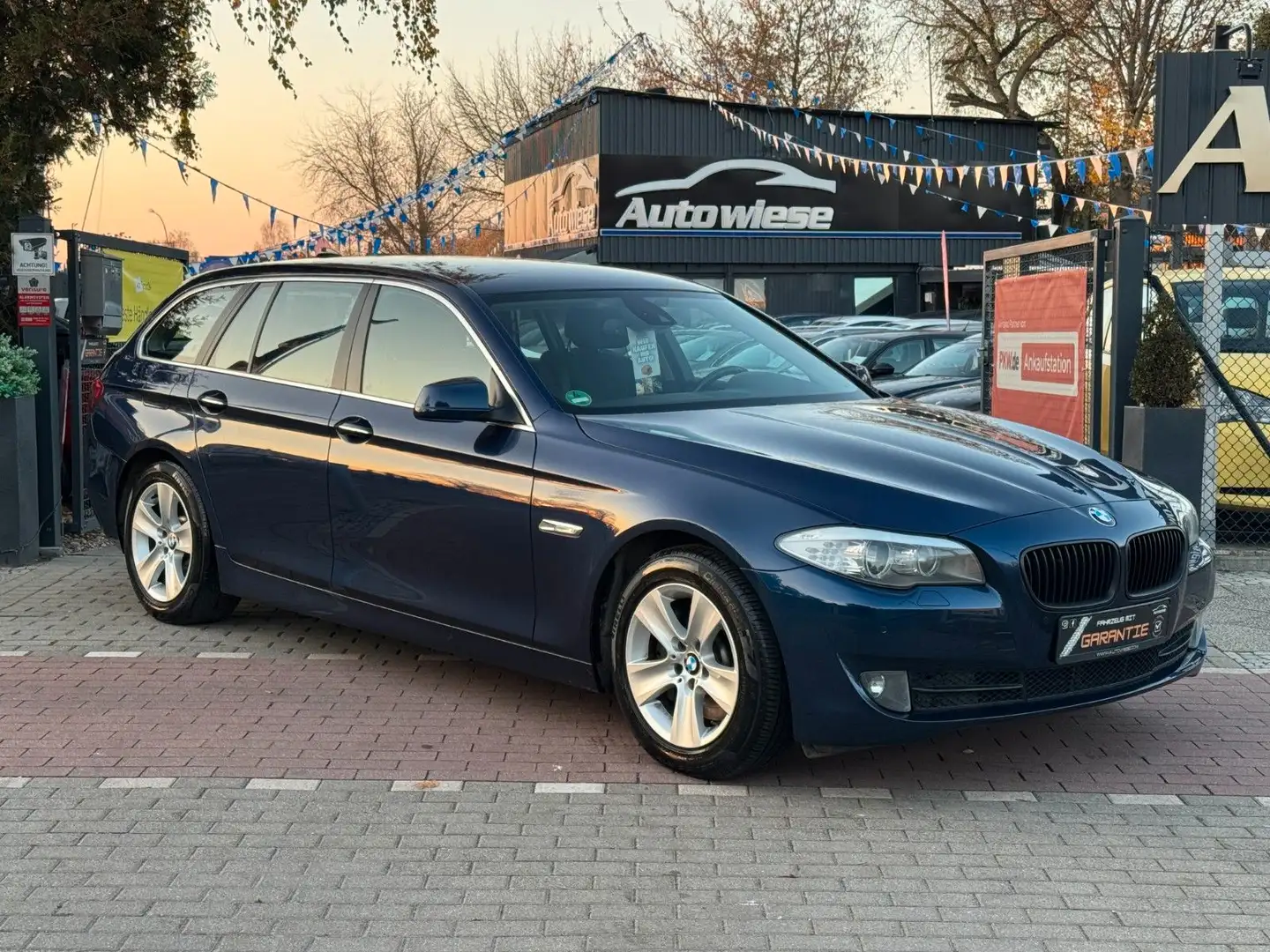 BMW 530 d Touring*Aut.*Navi*Xenon*Leder*PDC*HEAD-UP Blau - 1