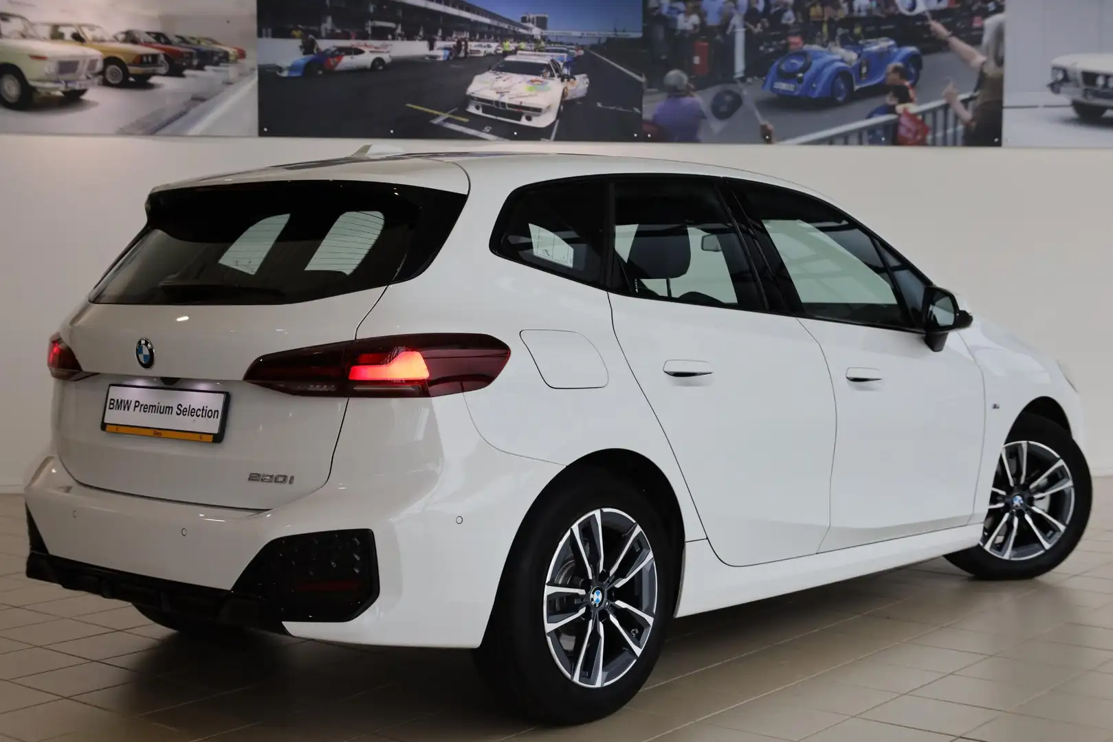 BMW 220 2 Serie Active Tourer 220i | M Sportpakket Blanc - 2