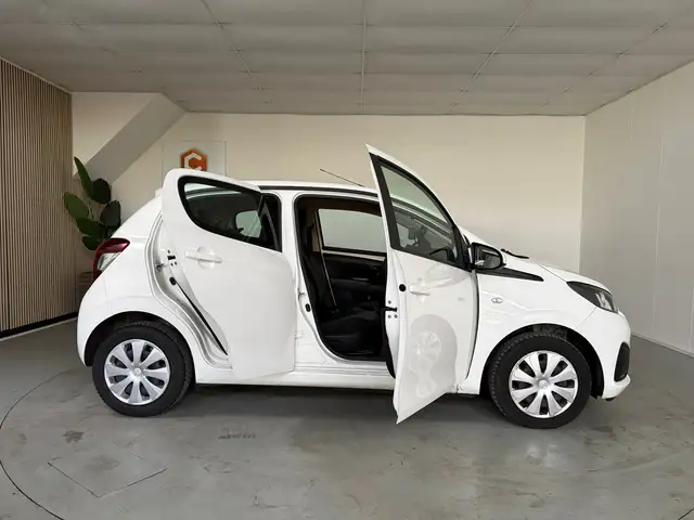 Peugeot 108 view 11
