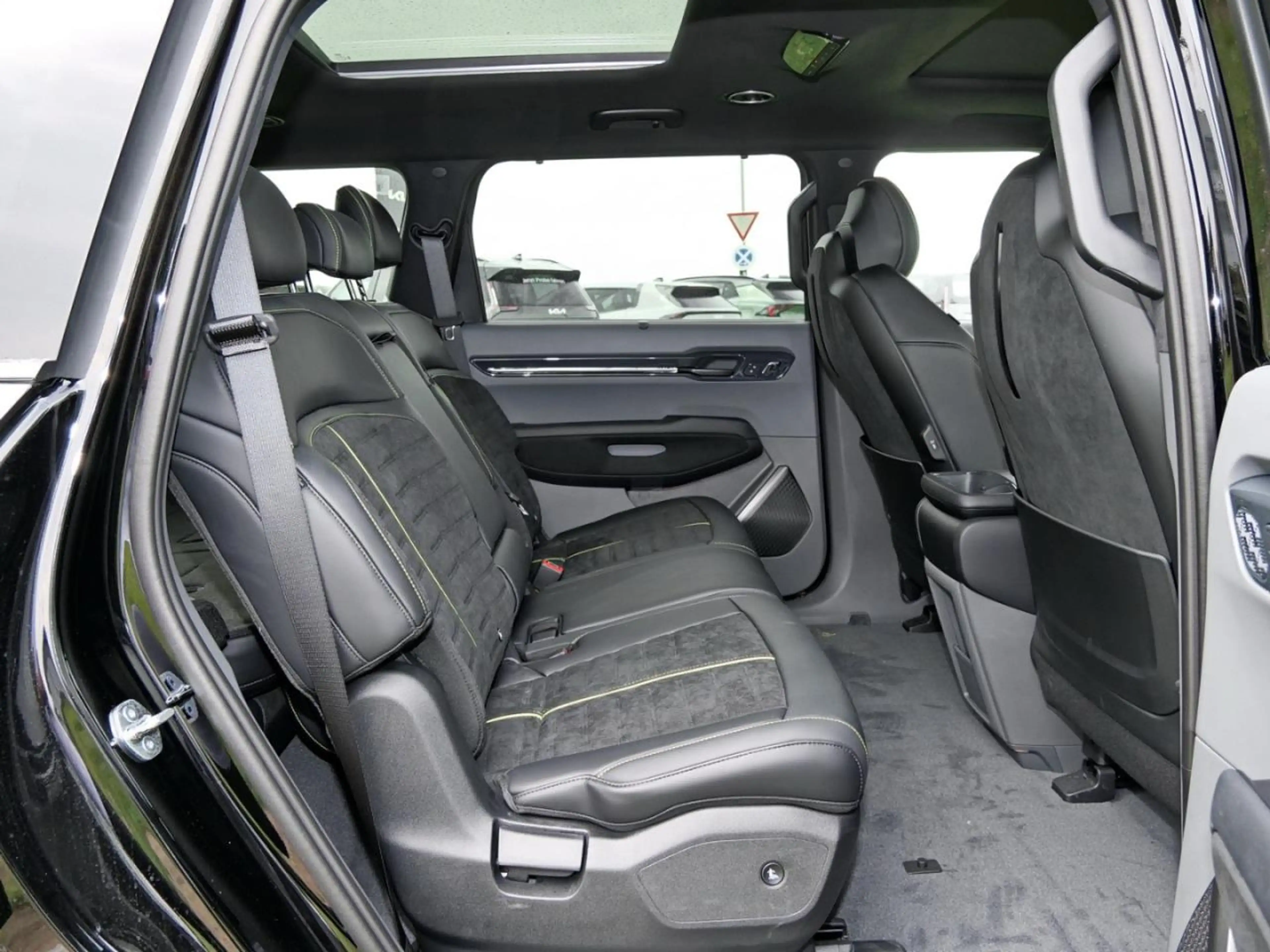 Kia EV9 GT 99,8 kWh AWD Panorama HeadUp 360° ACC — photo 10