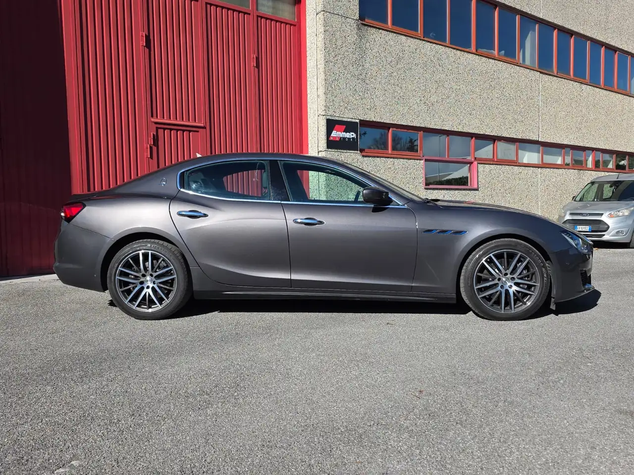 Maserati Ghibli 2021 — фото 9