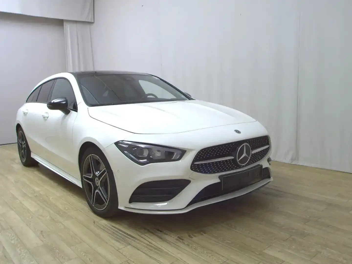 Mercedes-Benz CLA 200 d SB AMG NIGHT/LED/PANO/MBUX/PRIVACY/ASSIST Blanc - 2